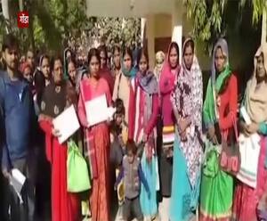  आवास सरकार के, बेच रहे जालसाज, मूर्ख बन गई पब्लिक ! | Gonda| High Alert| ABPGanga 