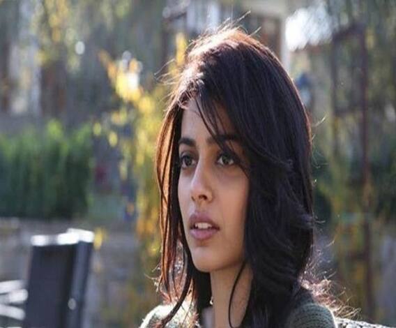 ফিল্মস্টার: কলকাতায় শ্যুটিং করবেন বনিতা সান্ধু, ১৫ জানুয়ারি মুক্তি পাচ্ছে সইফের ওয়েব সিরিজ 'তাণ্ডব'