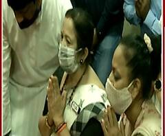 Mumbai | मुंबई महापौर किशोरी पेडणेकर यांच्याकडून चैत्यभूमीवर पाहणी