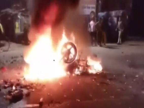 West Bengal में TMC कार्यकर्ता की हत्या, नाराज कार्यकर्ताओं का हंगामा