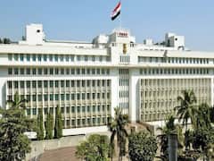Maharashtra govt issues orders of 'dress code' for employees in ministry 
