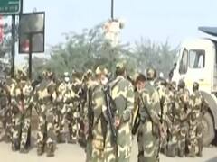 Ground Report: Singhu Border पर किसानों की बैठक जारी | Farm Bill Protest