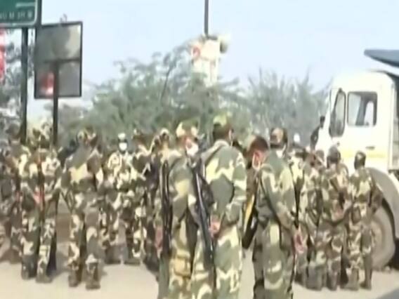 Ground Report: Singhu Border पर किसानों की बैठक जारी | Farm Bill Protest