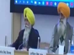 Narendra Tomar meets Amit Shah at residence