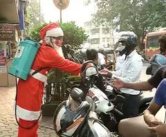 Christmas 2020 | कोरोनाच्या काळात सांताक्लॉज करतोय निर्जंतुकीकरण