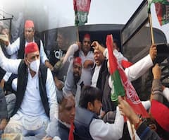 Farmers Protest: सपा का हल्ला बोल, किसान तो बहाना है...असल में राजनीति चमकाना है?| ABPGanga