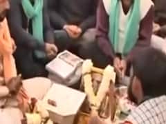 मांगे पूरी होने के लिए दिल्ली-नोएडा बॉर्डर पर रामायण पाठ कर रहे किसान | Farmers Protest