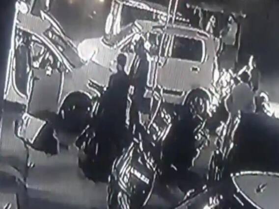 Delhi: रोहिणी में युवक की ताबड़तोड़ गोली मारकर हत्या, गोली चलाने वालों में एक महिला भी शामिल