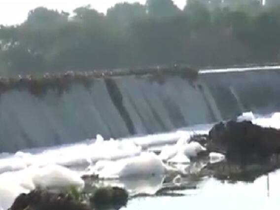 મહેસાણાઃ ખારી નદીમાં કેમિકલયુક્ત પાણીથી પ્રદૂષણ, વીડિયો થયો વાયરલ