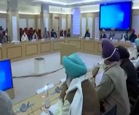 Farmer Protest Delhi | किसान आंदोलनावर केंद्रीय मंत्री आणि शेतकऱ्यांमध्ये बैठक