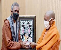 CM Yogi से मिले Prakash Jha, Noida में प्रस्तावित Film City पर जताई खुशी| ABPGanga 