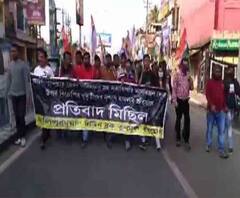 ফটাফট: বিজেপির থানা ঘেরাও কর্মসূচি ঘিরে রণক্ষেত্র মাথাভাঙা, জলপাইগুড়িতে তৃণমূলের জেলা পরিষদের সহ সভাধিপতিকে গুলি
