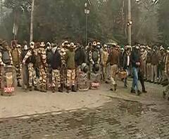 Farmers Protest | दिल्लीच्या सीमेवर शेतकऱ्यांना रोखण्याची तयारी; सीमेवर मोठा पोलीस बंदोबस्त तैनात