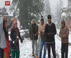 Uttarakhand में नए साल से पहले कुदरत मेहरबान, धनौल्टी में Snowfall | ABP Ganga 