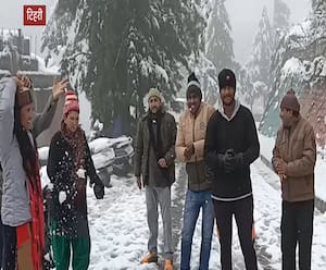 Uttarakhand में नए साल से पहले कुदरत मेहरबान, धनौल्टी में Snowfall | ABP Ganga 