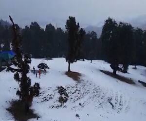 India का 'Mini Switzerland', बर्फबारी से सरोबार वादियां | ABP Ganga 