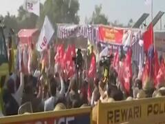 Security personnel put barricades at Rewari border