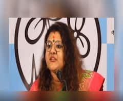 ৭টায় বাংলায় (২): 'স্বামী-স্ত্রীয়ের সম্পর্ক পদবির উপর নির্ভর করে না' সৌমিত্র খাঁয়ের ডিভোর্স নোটিস পাঠাবার ঘোষণা প্রসঙ্গে বললেন সুজাতা