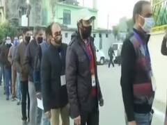 Kashmir DDC Election Results : शुरुआती रुझानों में गुपकार गठबंधन आगे, बीजेपी दे रही टक्कर