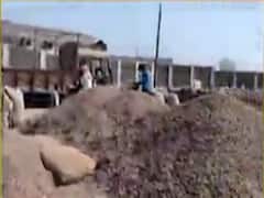 રાજકોટના જેતપુર માર્કેટિંગ યાર્ડમાં મગફળીના બારદાનના વજનમાં ગોલમાલનો આરોપ