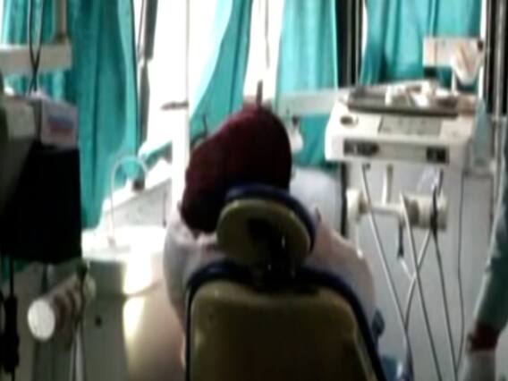 किसान आंदोलन: सिंघु बॉर्डर पर लगाया गया डेंटल कैंप, दांतो की समस्या का मुफ्त इलाज