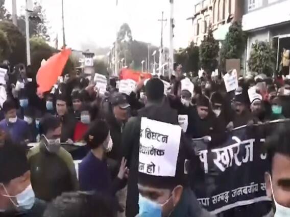 नेपाल में सत्ता के बाद पार्टी पर कब्जे की लड़ाई, ओली को फंसाकर प्रचंड की पैरवी कर रहा चीन