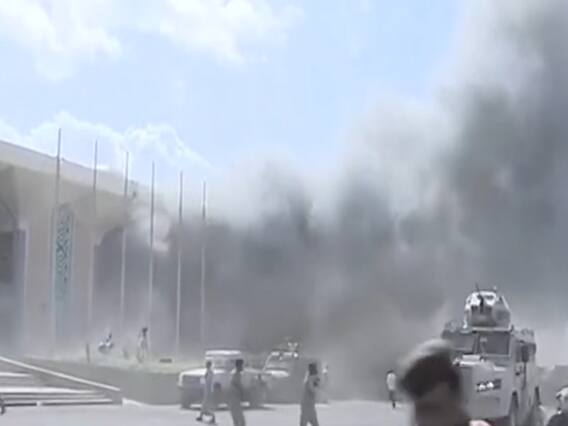 Yemen Airport Blasts kill dozens after arrival of new govt | 7 Ka Punch 