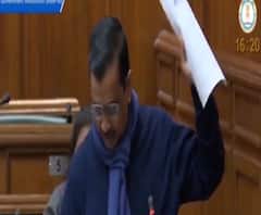 #AgricultureBill अरविंद केजरीवाल यांनी नव्या कृषी कायद्याची प्रत फाडली, कायद्यावरून विधानसभा तापली