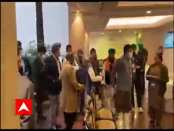 ખેડૂતો માટે લંગરથી આવ્યું ભોજન, આ કેન્દ્રિય મંત્રીઓએ પણ ખેડૂતો સાથે લીધું ભોજન 