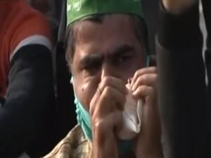 Noida-Delhi Link Road पर लगा भारी जाम, किसान कर रहे प्रदर्शन | Farm Bill Protest