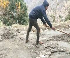 पाले को हटाने का काम जारी | सुपरफास्ट अंदाज में उत्तराखंड की खबरें | ABP GANGA 