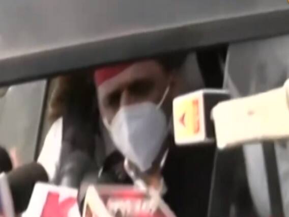 Breaking News : Lucknow में धरने पर बैठे Akhilesh Yadav को हिरासत में लिया गया 