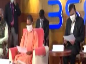 Bombay Stock Exchange पहुंचे CM Yogi, 200 करोड़ के लखनऊ नगर निगम बॉन्ड की हुई लिस्टिंग