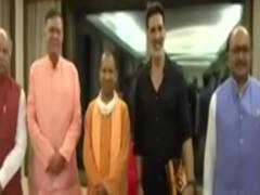 फिल्म सिटी पर उद्धव सरकार बनाम योगी सरकार, कल अक्षय कुमार से मिले थे आदित्यनाथ
