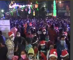 Christmas Celebration 2020: জমাটি শীতে উৎসবে গা ভাসাতে বড়দিনের সন্ধ্যায় মানুষের ঢল রাজপথে