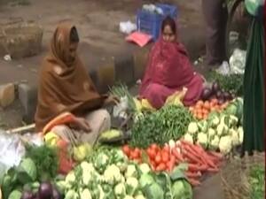 किसान आंदोलन का आम लोगों पर दिखने लगा असर, सब्जियां हुईं महंगी | Farm Bill Protest
