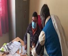 प्राथमिक स्वास्थ्य केन्द्र में 10 साल से बिजली गायब !