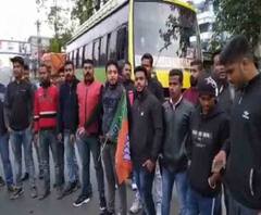 BJP’s Uttarkanya Abhijan: বিজেপির উত্তরকন্যা অভিযানে বাড়ছে সমর্থকদের ভিড়, রাস্তায় রাস্তায় ব্যারিকেড, জলকামান নিয়ে তৈরি পুলিশ