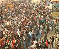 Delhi | शेतकऱ्यांच्या आंदोलनाचा अकरावा दिवस, लाखो आंदोलनकर्त्या शेतकऱ्यांसाठी लंगर सेवा सुरू