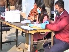 किसान आंदोलन: दिल्ली सरकार के द्वारा सिंघु बॉर्डर पर किया जा रहा है निःशुल्क कोरोना वायरस का टेस्ट