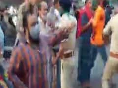 સુરતના રાંદેરમાં પાલિકાની ટીમ દબાણ હટાવવા જતા વિવાદ, જુઓ વીડિયો