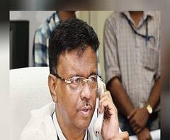 TMC: শুভেন্দু-জল্পনার মধ্যেই হলদিয়ার কাউন্সিলরদের নিয়ে বৈঠক ফিরহাদের