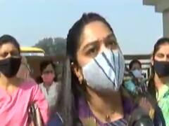  સુરતની ભગવાન મહાવીર સ્કૂલના સંચાલકોની મનમાની સામે વાલીઓનો વિરોધ, જુઓ વીડિયો 