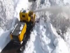 Spine-chilling visuals of Avalanche from Zoji La Pass | Master Stroke 