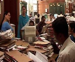 Government Employee | सातत्याने उशीरा येणाऱ्या सरकारी कर्मचाऱ्यांवर आता कारवाई होणार