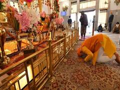 PM Modi offers prayers at Gurudwara Rakab Ganj Sahib