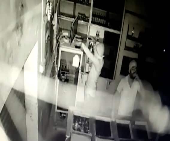 Buldhana Beer Robbery | आधी दारू चोरली मग थांबून प्यायली! बुलढाण्यातील चोरीची घटना CCTVमध्ये कैद