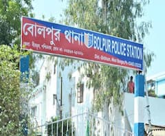 কয়েকদিন আগে হোটেলে মধুচক্র চালানোর অভিযোগ উঠেছিল, বোলপুরে মাঠে থেকে উদ্ধার লজ মালিকের রক্তাক্ত দেহ