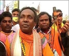 Mamata Banerjee at Visva-Bharati: আমরা সবাইকেই হৃদমাঝারে রাখব, অমিত শাহকে মধ্যাহ্নভোজ করানোর পর মমতা বন্দ্যোপাধ্যায়ের মিছিলে যাওয়া প্রসঙ্গে মন্তব্য বাসুদেব বাউলের