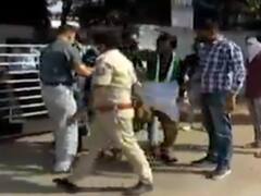 અમદાવાદની કે.કા.શાસ્ત્રી કોલેજના ગેટ પર તાળુ મારી NSUIએ કેમ કર્યો વિરોધ?